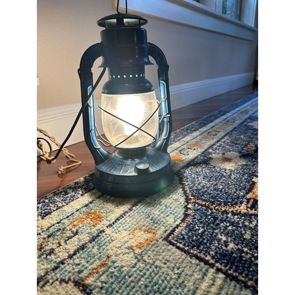 Antique Dietz No 2 Railroad Lantern Glass Globe New York USA Rare Desk Light